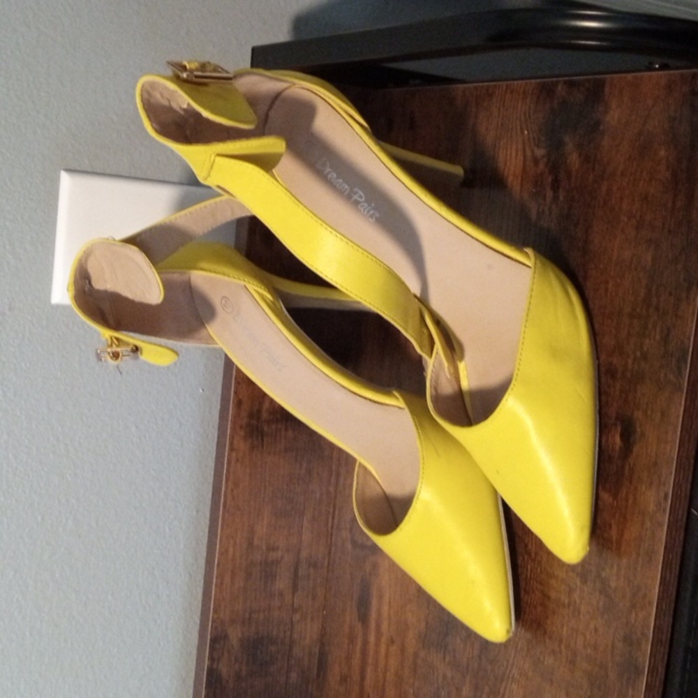 Dream pairs yellow heels size 10